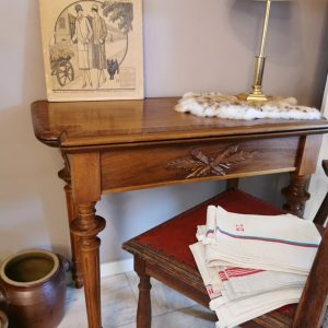 19e eeuwse Franse speeltafel, sidetable