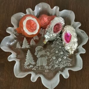 antieke glazen kerstschaal