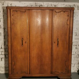 Houten linnenkast jaren 50