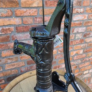 wales handpomp met wandflens